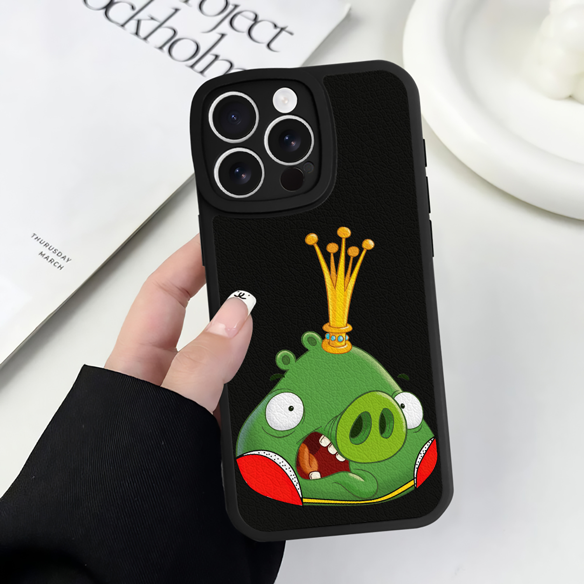 （画像用） Angry Birds アングリーバード 【iPhone 16シリーズ対応】シリコンスマホケース（レザー調） 材質：シリコン